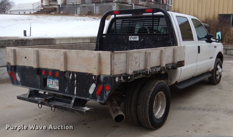 image for item FU9172 2001 Ford F350 Super Duty Crew Cab flatbed pickup truck