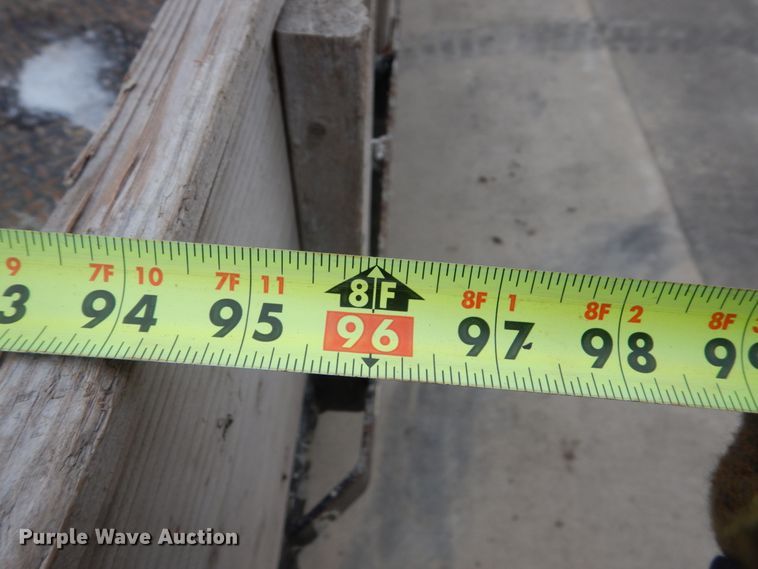 image for item FU9172 2001 Ford F350 Super Duty Crew Cab flatbed pickup truck