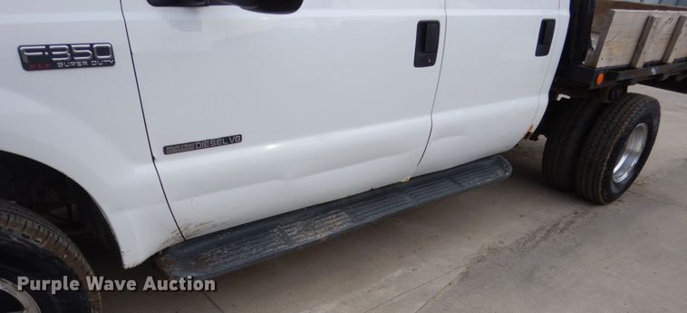 image for item FU9172 2001 Ford F350 Super Duty Crew Cab flatbed pickup truck