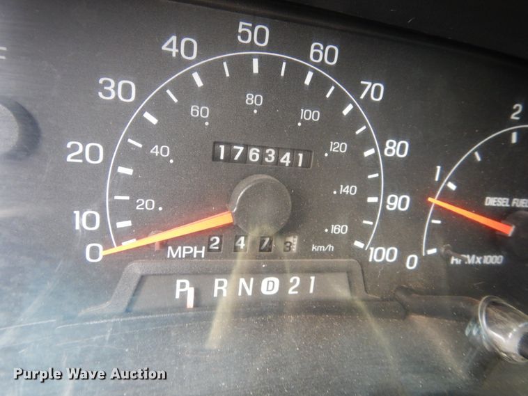 image for item FU9172 2001 Ford F350 Super Duty Crew Cab flatbed pickup truck