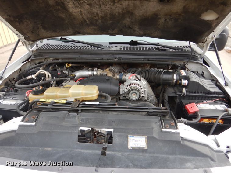 image for item FU9172 2001 Ford F350 Super Duty Crew Cab flatbed pickup truck