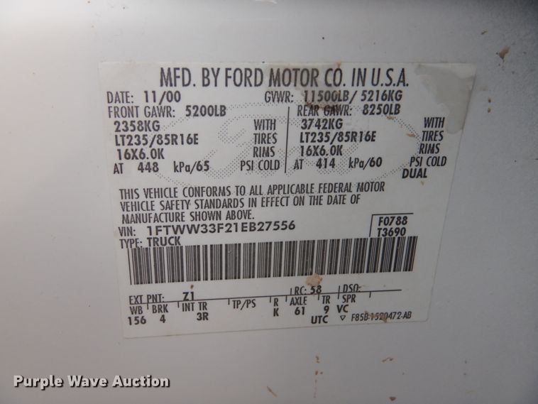 image for item FU9172 2001 Ford F350 Super Duty Crew Cab flatbed pickup truck