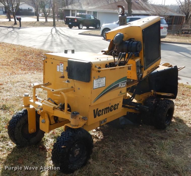 image for item FY9309 2007 Vermeer SC352 stump grinder