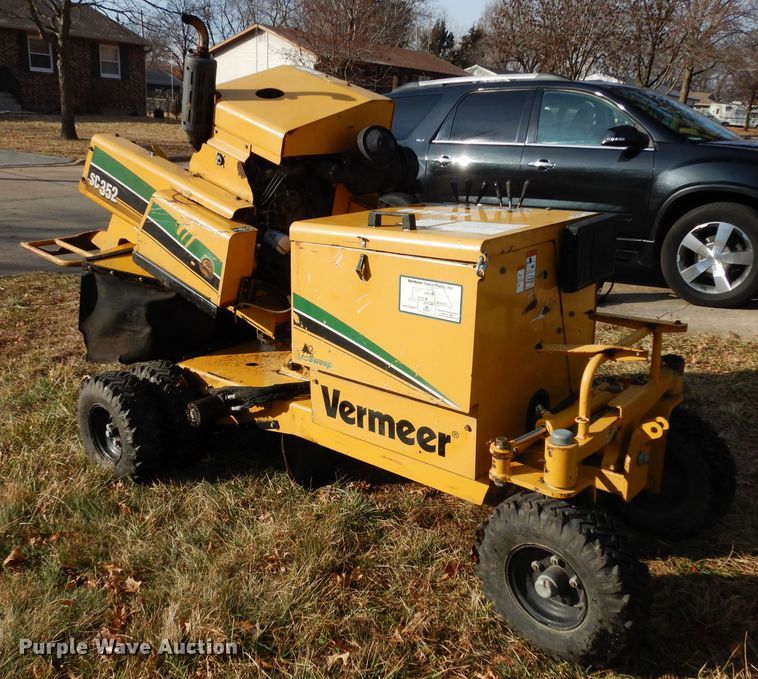 image for item FY9309 2007 Vermeer SC352 stump grinder