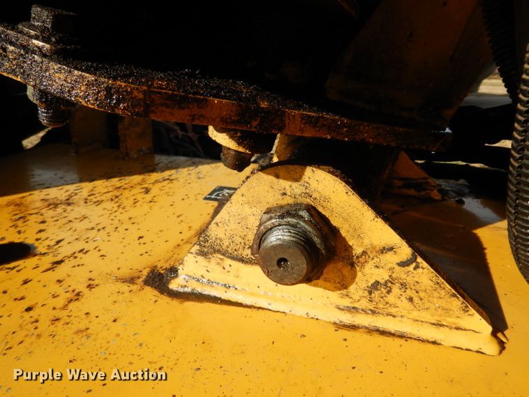 image for item FY9309 2007 Vermeer SC352 stump grinder