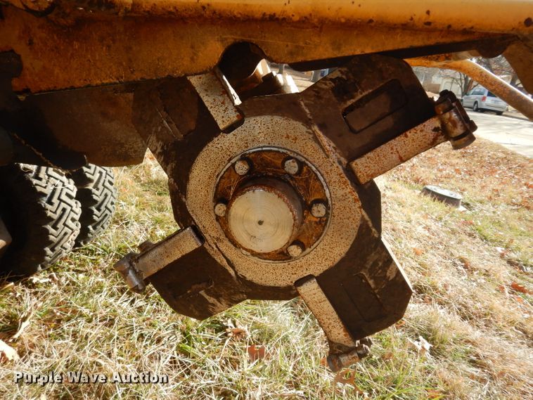 image for item FY9309 2007 Vermeer SC352 stump grinder