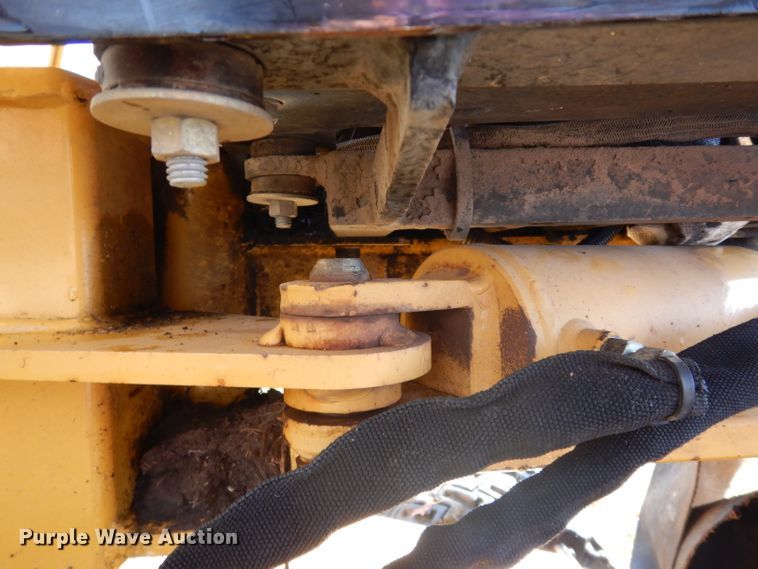 image for item FY9309 2007 Vermeer SC352 stump grinder