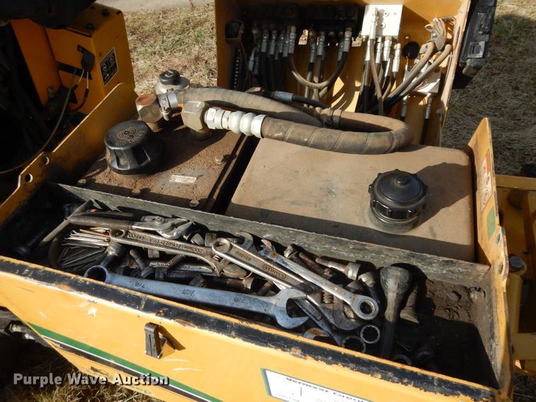 image for item FY9309 2007 Vermeer SC352 stump grinder