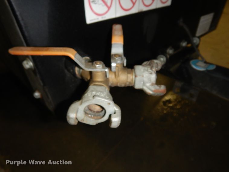 image for item FY9343 2015 Sullair 185 air compressor