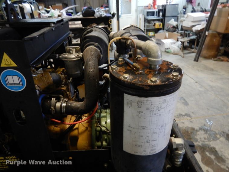 image for item FY9343 2015 Sullair 185 air compressor