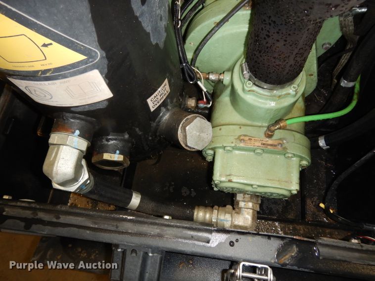 image for item FY9343 2015 Sullair 185 air compressor