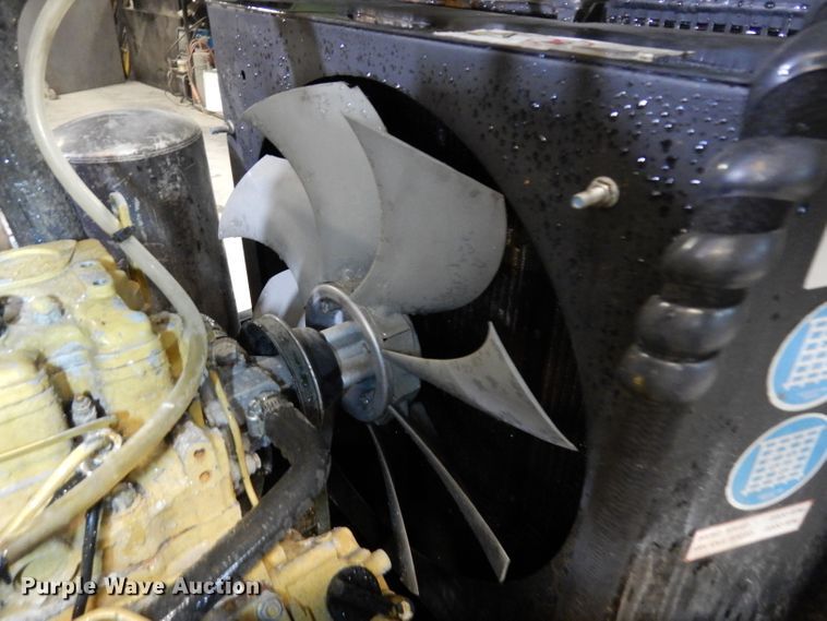 image for item FY9343 2015 Sullair 185 air compressor