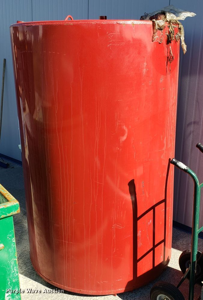 image for item GA9481 We-Mac bulk oil tank