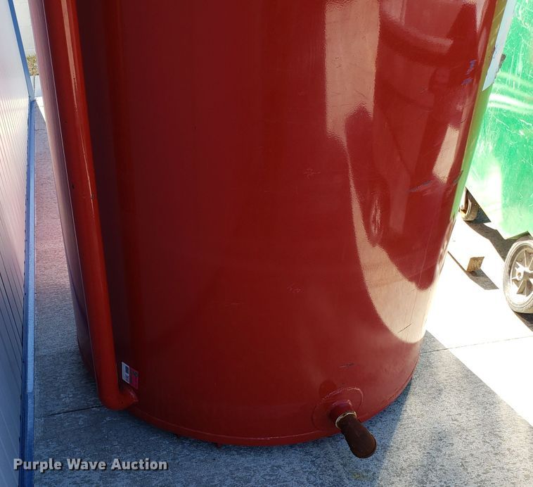 image for item GA9481 We-Mac bulk oil tank