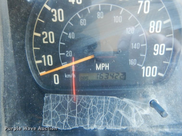 image for item GB9755 2003 Isuzu NPR dump flatbed truck