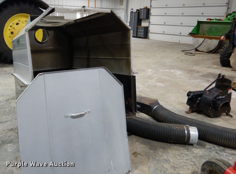 image for item GB9759 Tractor Vac 854 leaf collector dump wagon