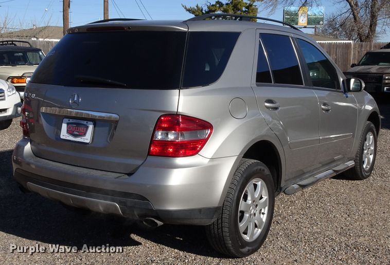 image for item GC9157 2006 Mercedes Benz ML350 SUV