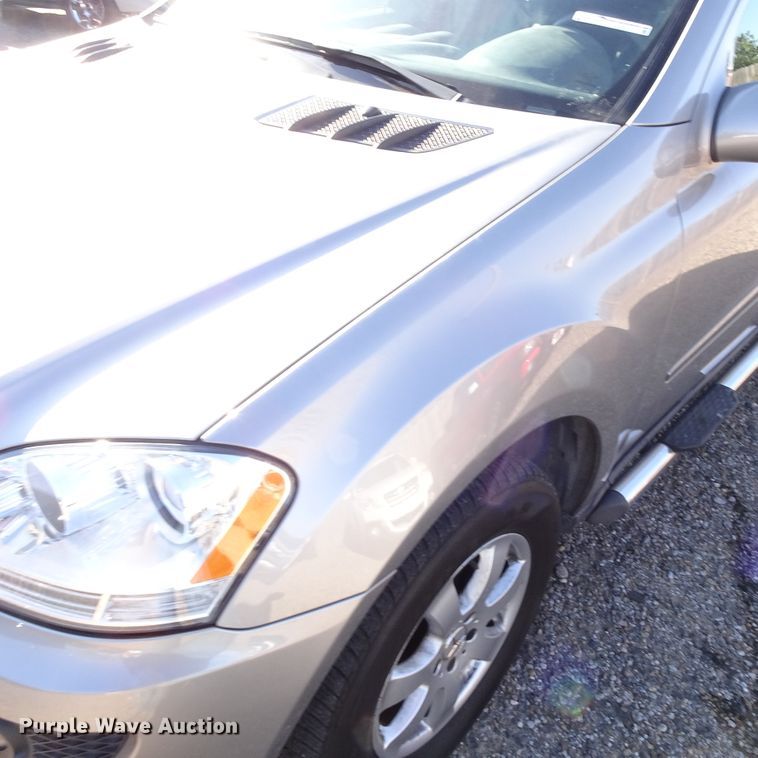 image for item GC9157 2006 Mercedes Benz ML350 SUV