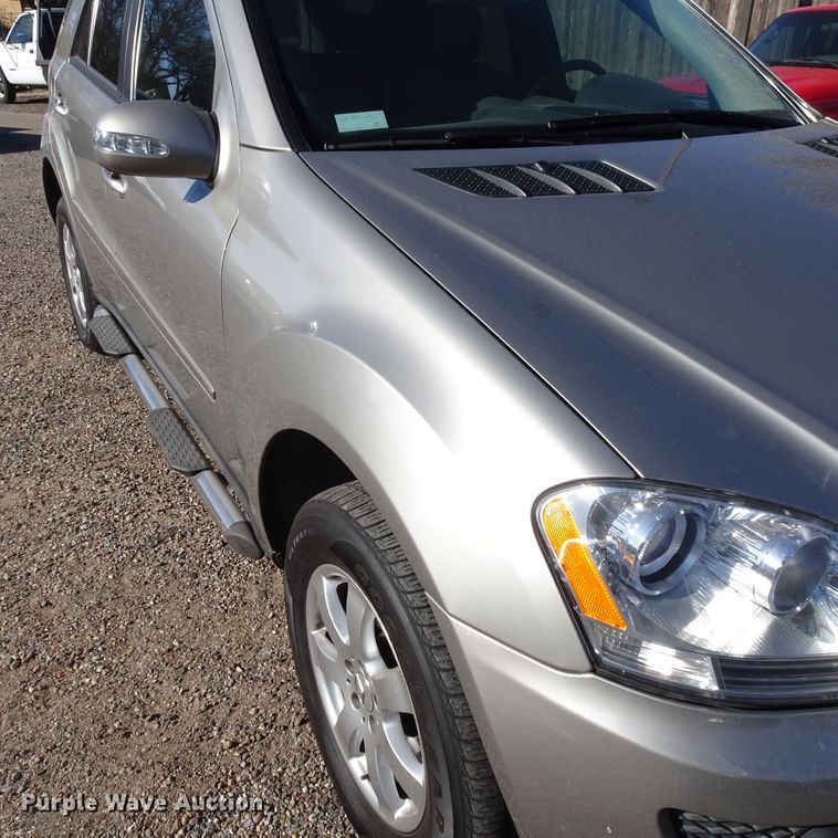 image for item GC9157 2006 Mercedes Benz ML350 SUV
