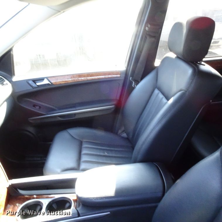 image for item GC9157 2006 Mercedes Benz ML350 SUV