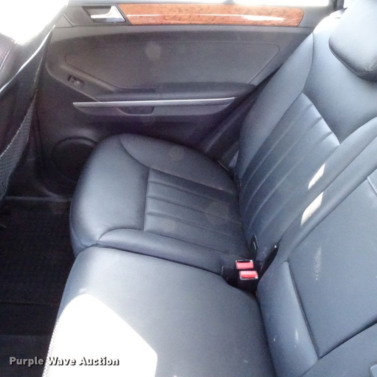 image for item GC9157 2006 Mercedes Benz ML350 SUV