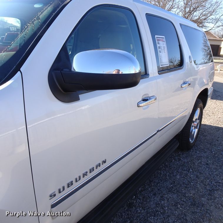 image for item GC9160 2010 Chevrolet Suburban SUV