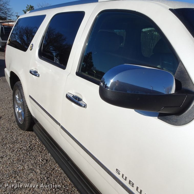 image for item GC9160 2010 Chevrolet Suburban SUV