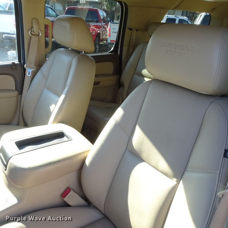 image for item GC9160 2010 Chevrolet Suburban SUV