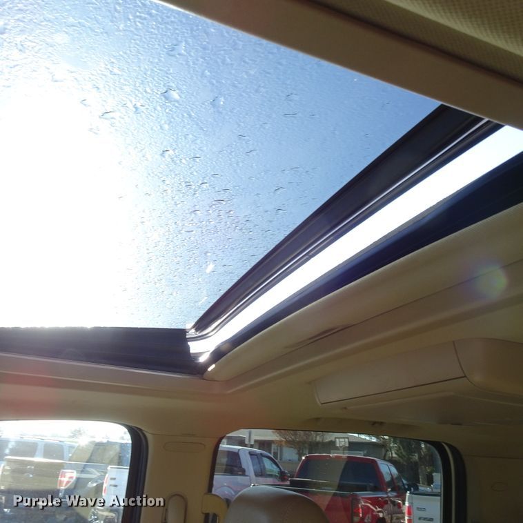 image for item GC9160 2010 Chevrolet Suburban SUV