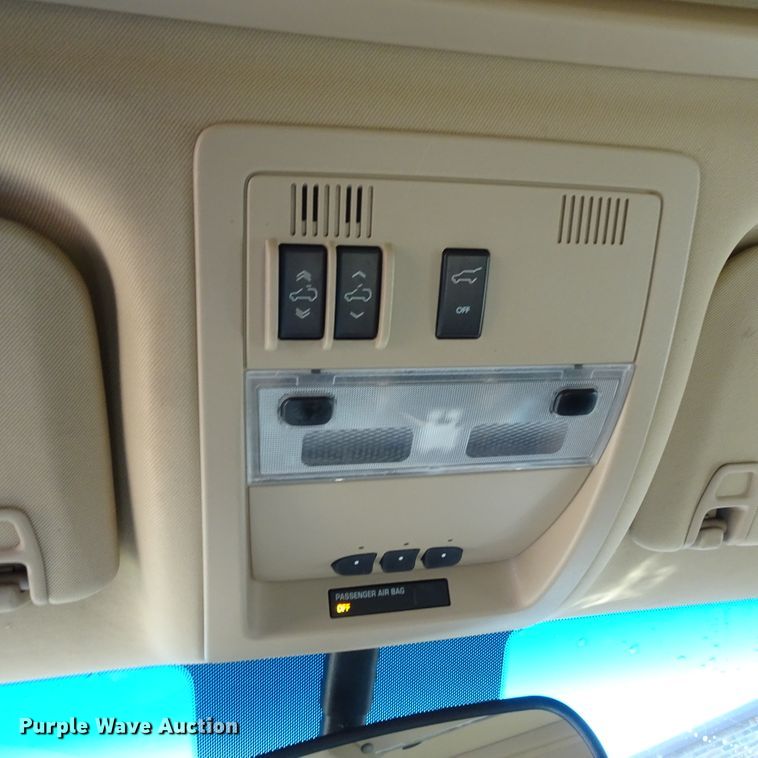 image for item GC9160 2010 Chevrolet Suburban SUV