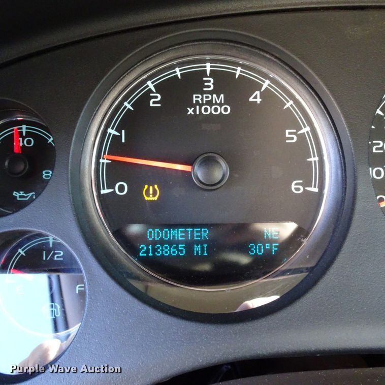 image for item GC9160 2010 Chevrolet Suburban SUV