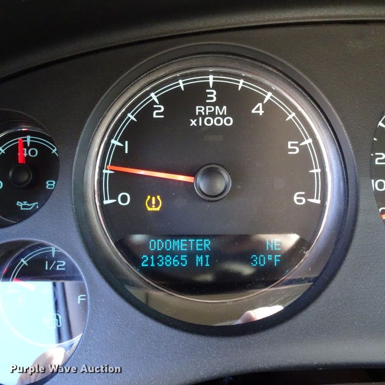 image for item GC9160 2010 Chevrolet Suburban SUV