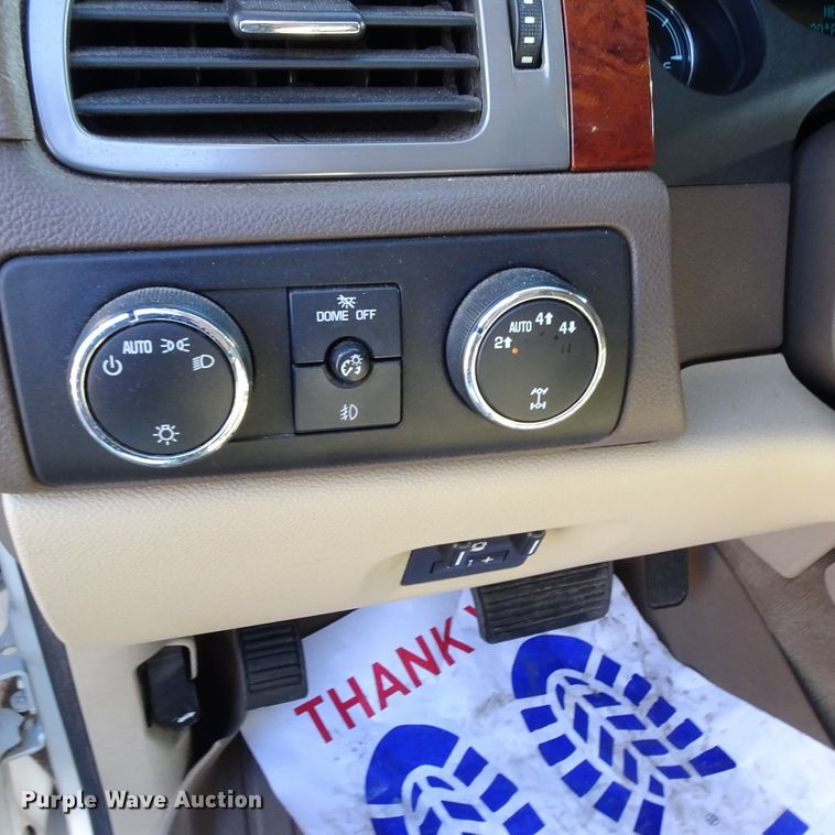 image for item GC9160 2010 Chevrolet Suburban SUV