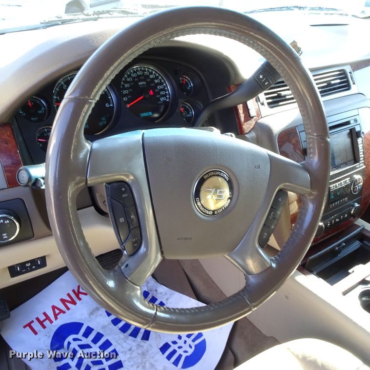 image for item GC9160 2010 Chevrolet Suburban SUV