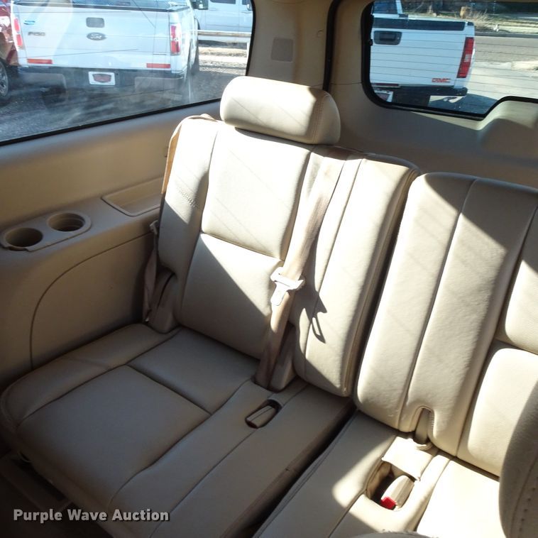 image for item GC9160 2010 Chevrolet Suburban SUV