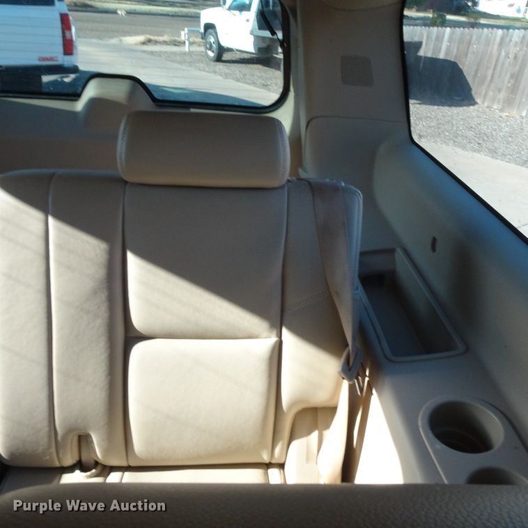 image for item GC9160 2010 Chevrolet Suburban SUV