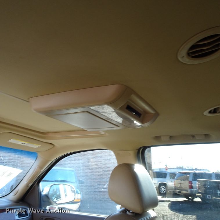 image for item GC9160 2010 Chevrolet Suburban SUV