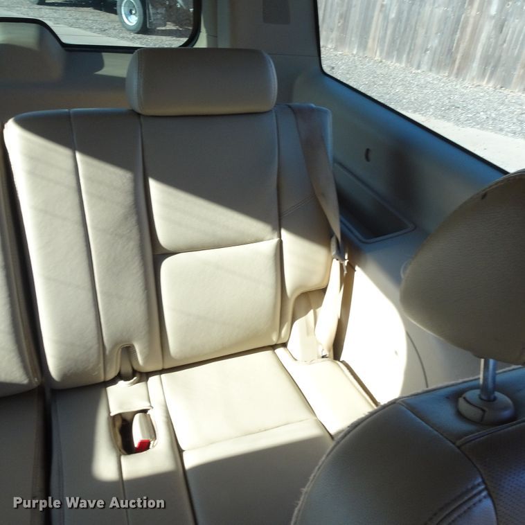 image for item GC9160 2010 Chevrolet Suburban SUV