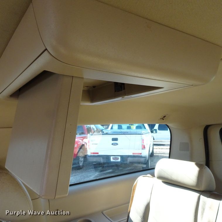 image for item GC9160 2010 Chevrolet Suburban SUV