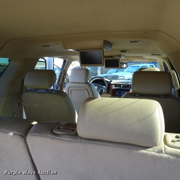 image for item GC9160 2010 Chevrolet Suburban SUV