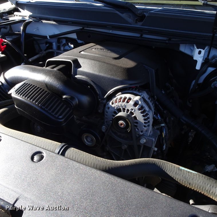 image for item GC9160 2010 Chevrolet Suburban SUV