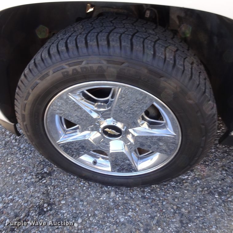 image for item GC9160 2010 Chevrolet Suburban SUV