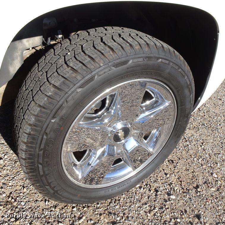 image for item GC9160 2010 Chevrolet Suburban SUV