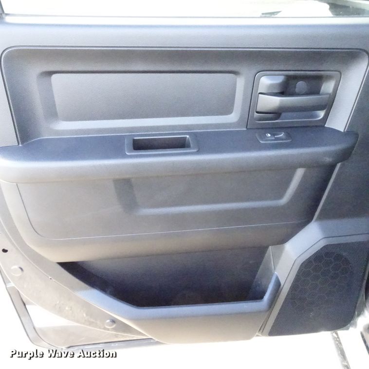 image for item GC9168 2013 Dodge Ram 2500 Crew Cab pickup truck