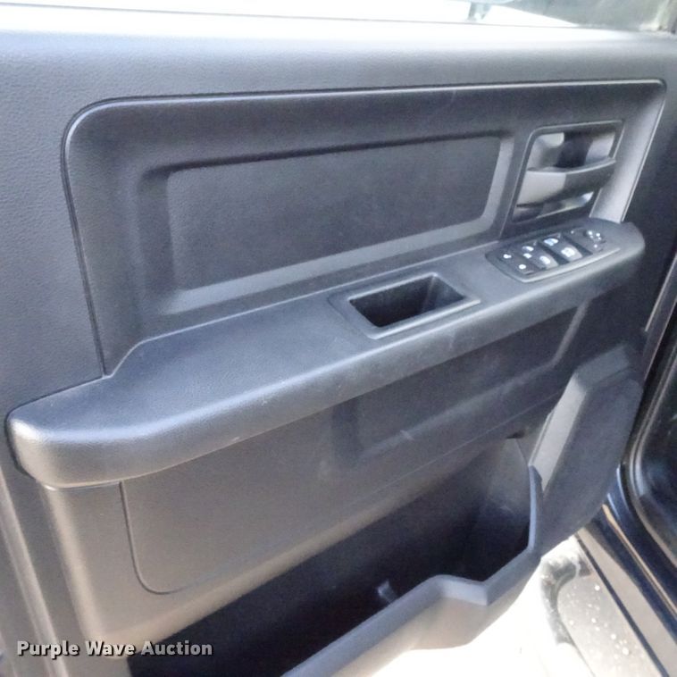 image for item GC9168 2013 Dodge Ram 2500 Crew Cab pickup truck