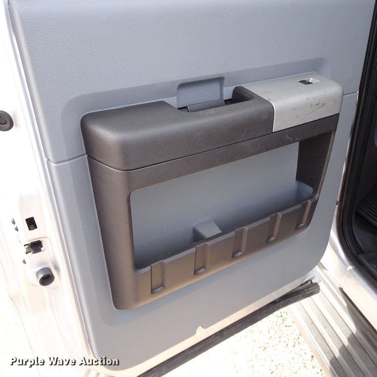 image for item GC9169 2015 Ford F250 Super Duty Crew Cab pickup truck