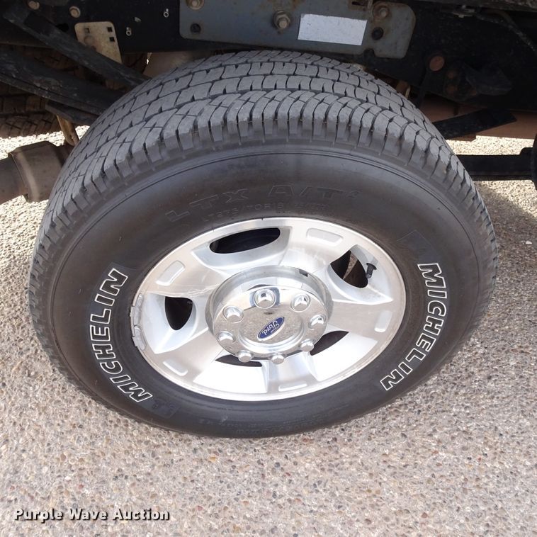 image for item GC9169 2015 Ford F250 Super Duty Crew Cab pickup truck