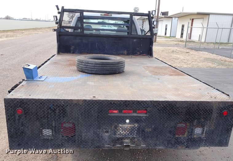 image for item GC9170 2010 Ford F550 SuperCab flatbed truck