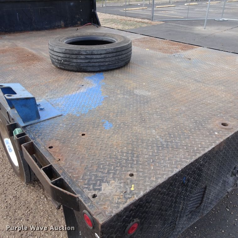 image for item GC9170 2010 Ford F550 SuperCab flatbed truck