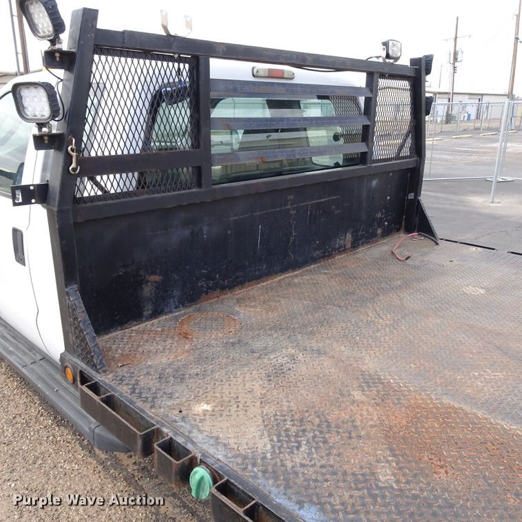 image for item GC9170 2010 Ford F550 SuperCab flatbed truck